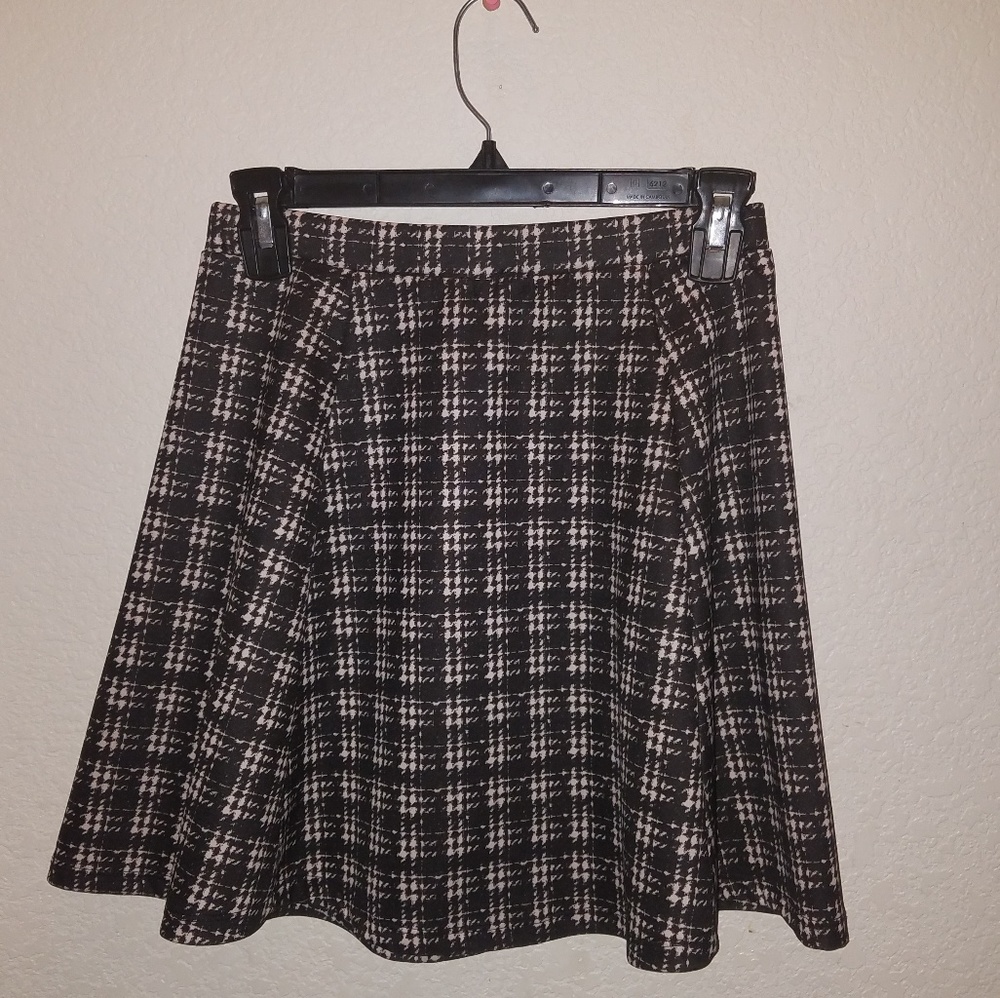 Lily Rose Black and white skirt